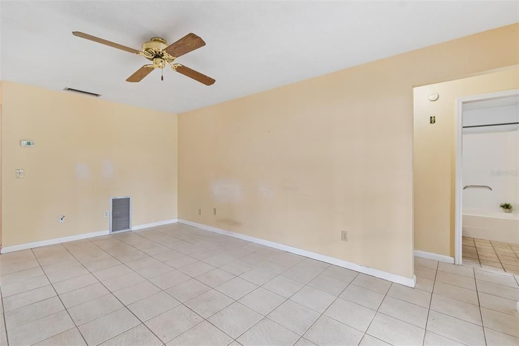 For Sale: $390,000 (3 beds, 2 baths, 1419 Square Feet)