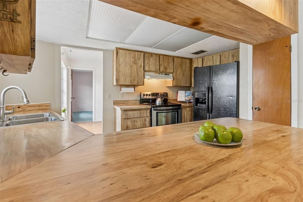 For Sale: $390,000 (3 beds, 2 baths, 1419 Square Feet)