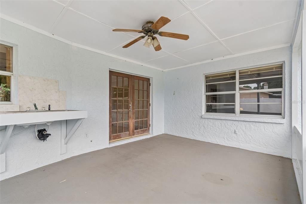 For Sale: $390,000 (3 beds, 2 baths, 1419 Square Feet)