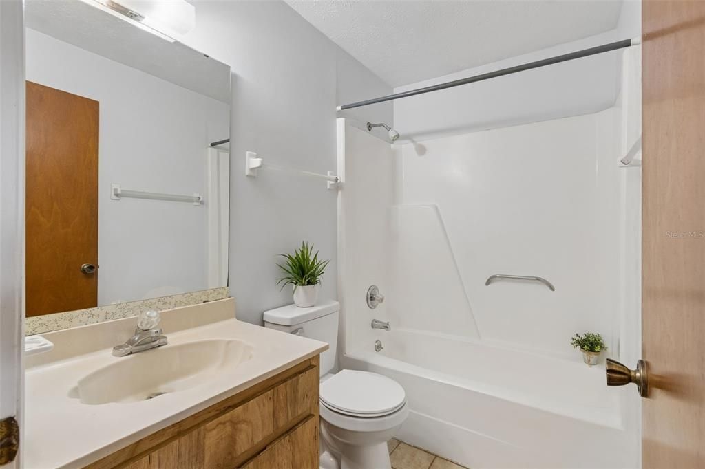 For Sale: $390,000 (3 beds, 2 baths, 1419 Square Feet)