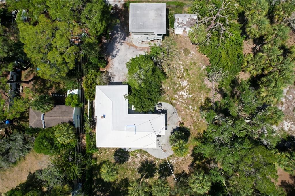 На продажу: $975,000 (1.31 acres)