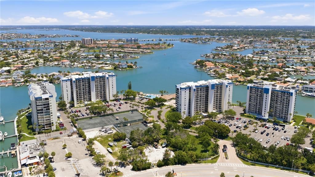На продажу: $579,900 (2 спален, 2 ванн, 1310 Квадратных фут)