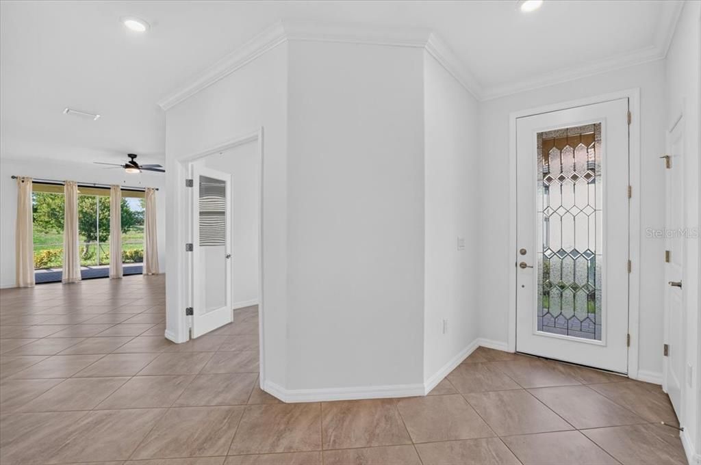 Под контрактом: $425,000 (2 спален, 2 ванн, 1907 Квадратных фут)