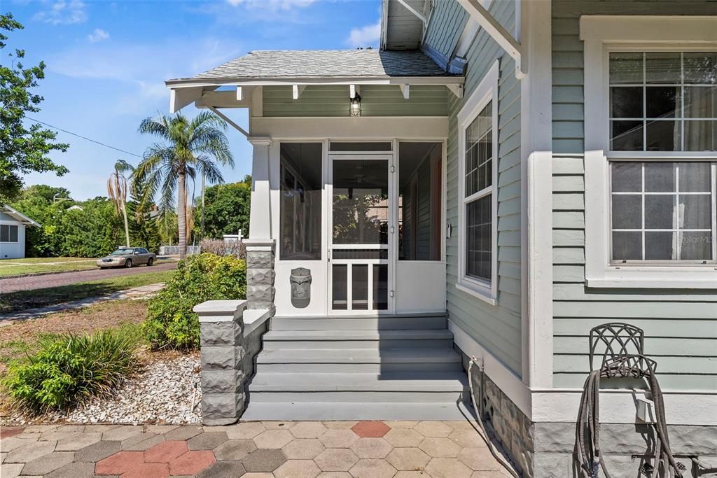 For Sale: $1,100,000 (3 beds, 2 baths, 1502 Square Feet)