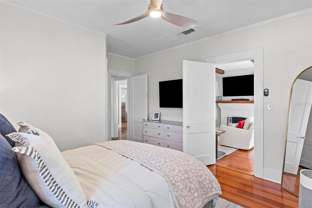 For Sale: $1,100,000 (3 beds, 2 baths, 1502 Square Feet)