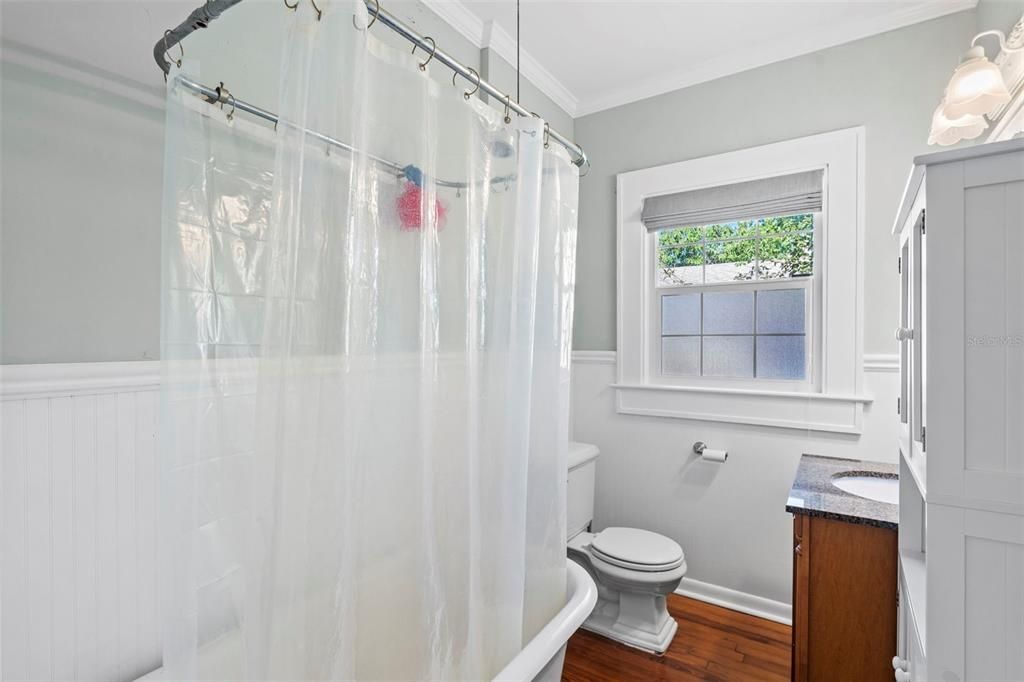 For Sale: $1,100,000 (3 beds, 2 baths, 1502 Square Feet)