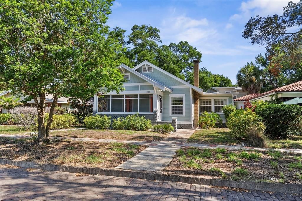 For Sale: $1,100,000 (3 beds, 2 baths, 1502 Square Feet)