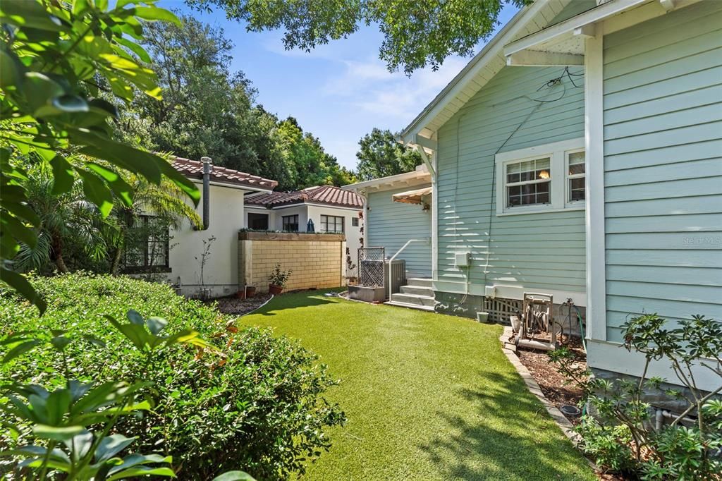 For Sale: $1,100,000 (3 beds, 2 baths, 1502 Square Feet)