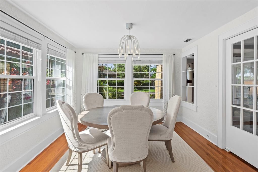 For Sale: $1,100,000 (3 beds, 2 baths, 1502 Square Feet)