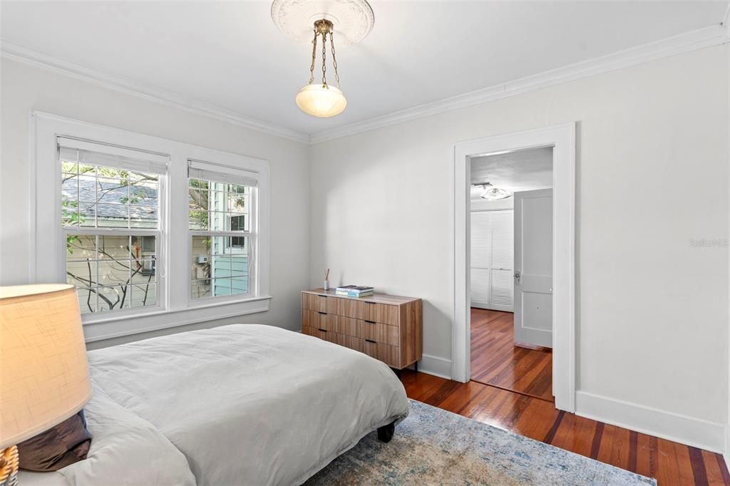 For Sale: $1,100,000 (3 beds, 2 baths, 1502 Square Feet)