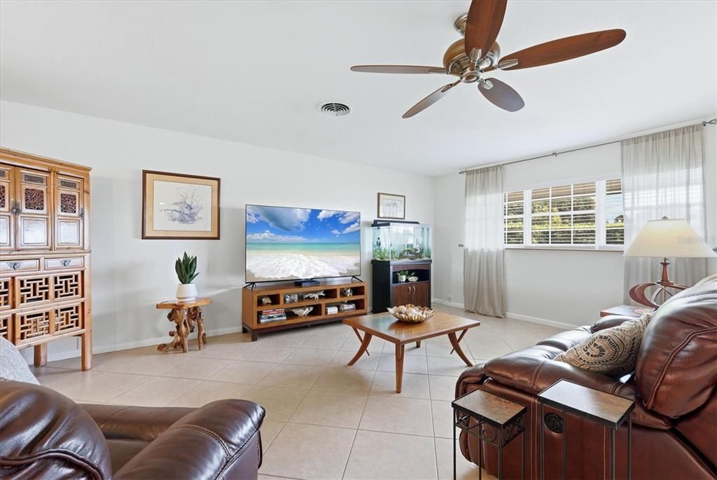 For Sale: $689,000 (4 beds, 3 baths, 2895 Square Feet)