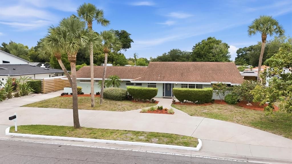 For Sale: $689,000 (4 beds, 3 baths, 2895 Square Feet)