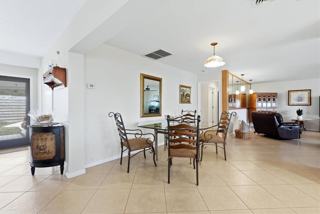 For Sale: $689,000 (4 beds, 3 baths, 2895 Square Feet)