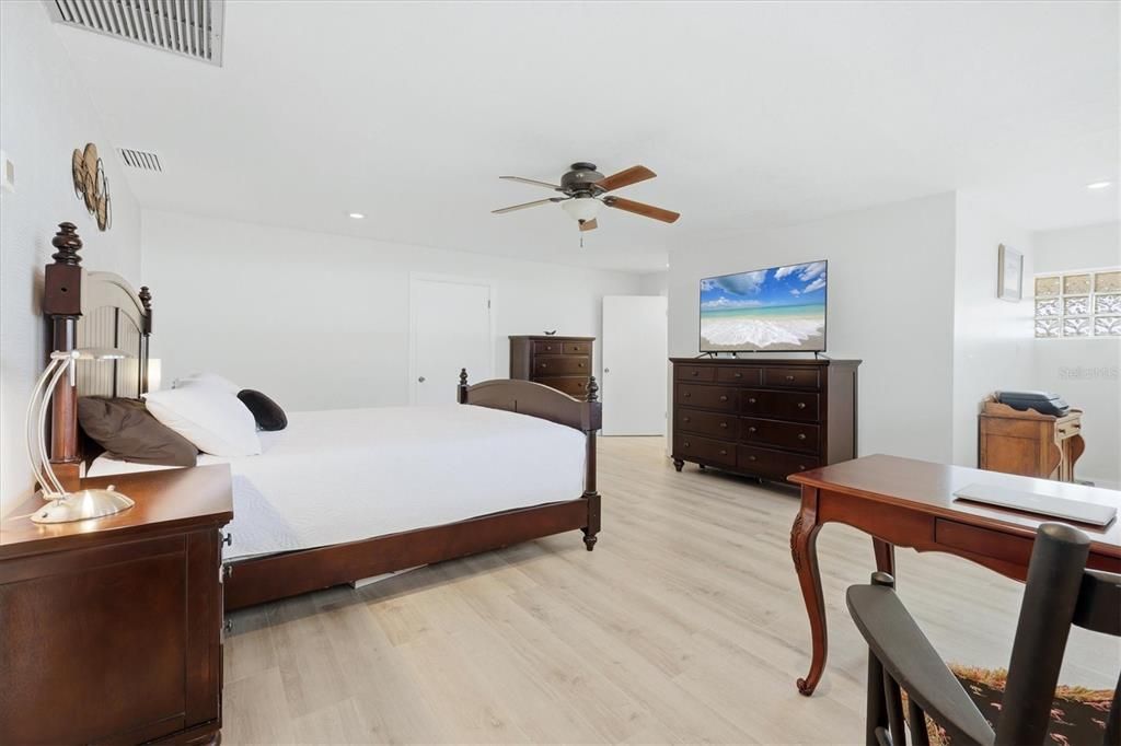 For Sale: $689,000 (4 beds, 3 baths, 2895 Square Feet)