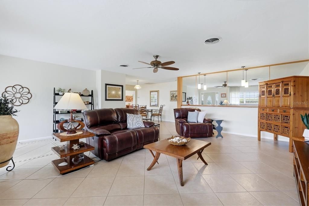 For Sale: $689,000 (4 beds, 3 baths, 2895 Square Feet)