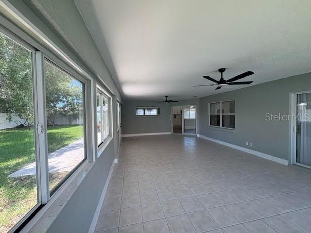 For Rent: $2,250 (3 beds, 2 baths, 1987 Square Feet)