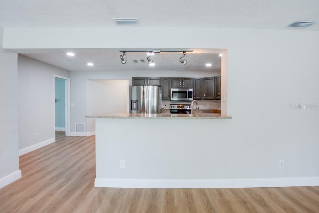 En Venta: $650,000 (3 camas, 2 baños, 2123 Pies cuadrados)
