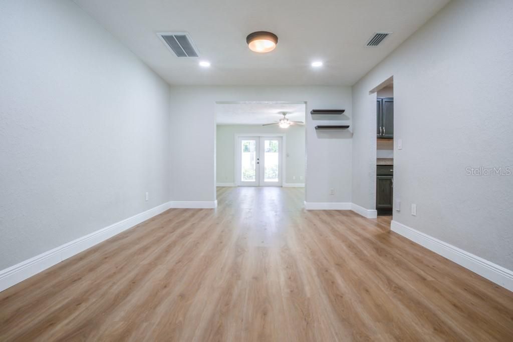 En Venta: $650,000 (3 camas, 2 baños, 2123 Pies cuadrados)