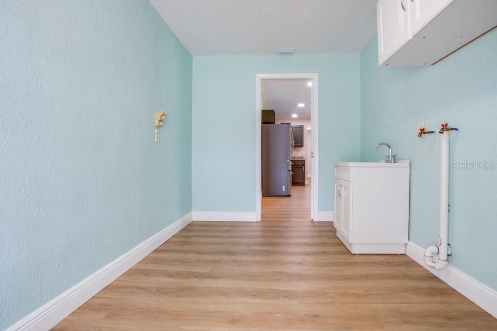 En Venta: $650,000 (3 camas, 2 baños, 2123 Pies cuadrados)