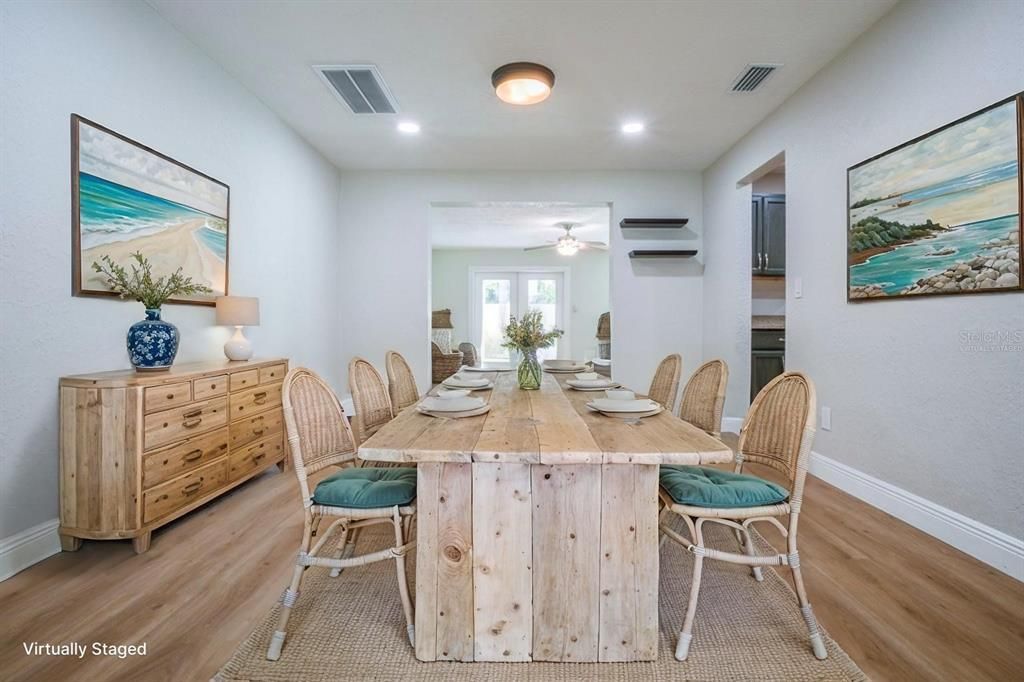 En Venta: $650,000 (3 camas, 2 baños, 2123 Pies cuadrados)