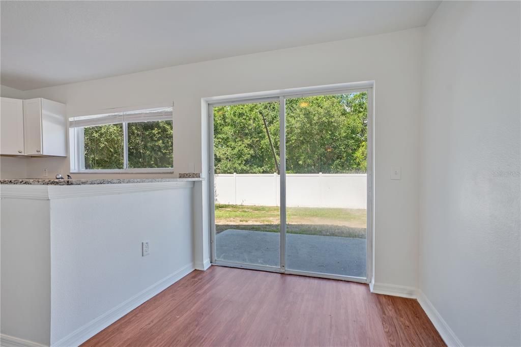 En Venta: $315,000 (4 camas, 2 baños, 1481 Pies cuadrados)