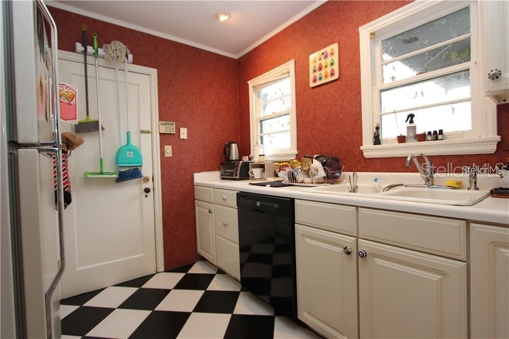 В аренду: $1,899 (2 спален, 1 ванн, 1272 Квадратных фут)