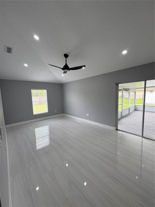 For Rent: $2,150 (3 beds, 2 baths, 1510 Square Feet)