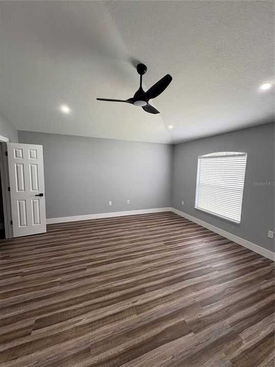 For Rent: $2,150 (3 beds, 2 baths, 1510 Square Feet)