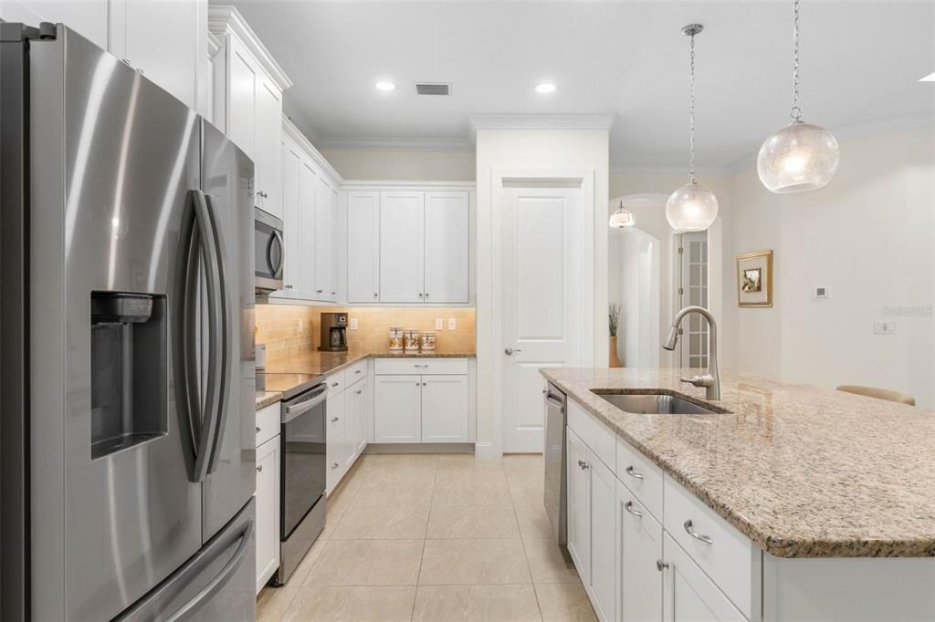 For Sale: $675,000 (3 beds, 3 baths, 2619 Square Feet)