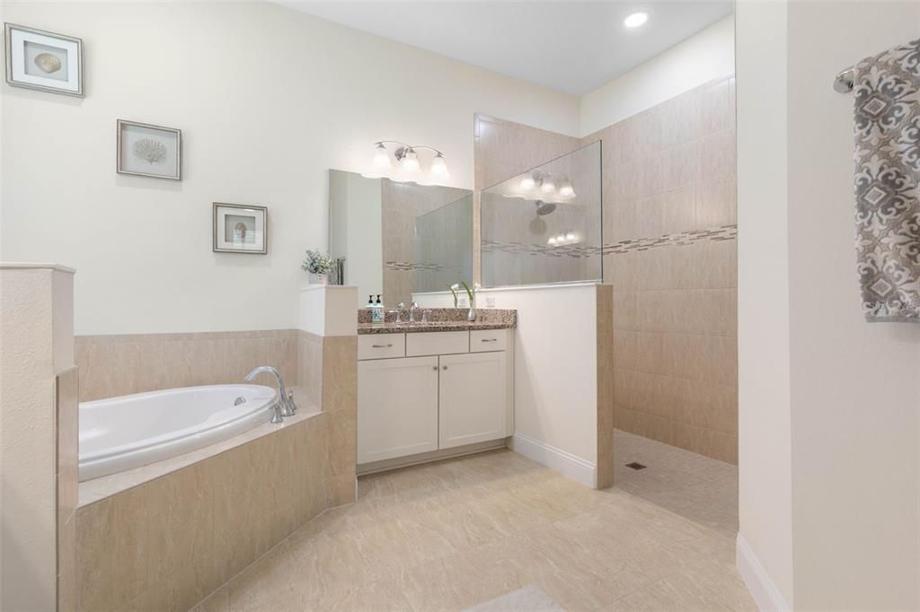 For Sale: $675,000 (3 beds, 3 baths, 2619 Square Feet)