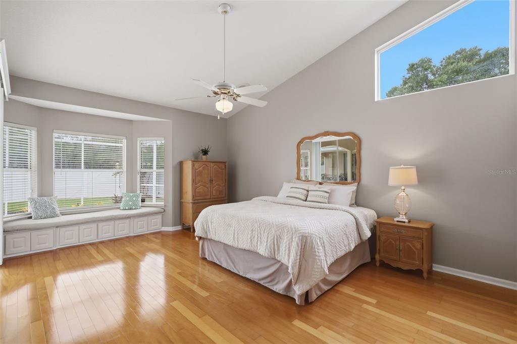For Sale: $750,000 (4 beds, 3 baths, 2608 Square Feet)
