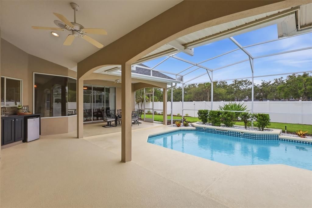 For Sale: $750,000 (4 beds, 3 baths, 2608 Square Feet)