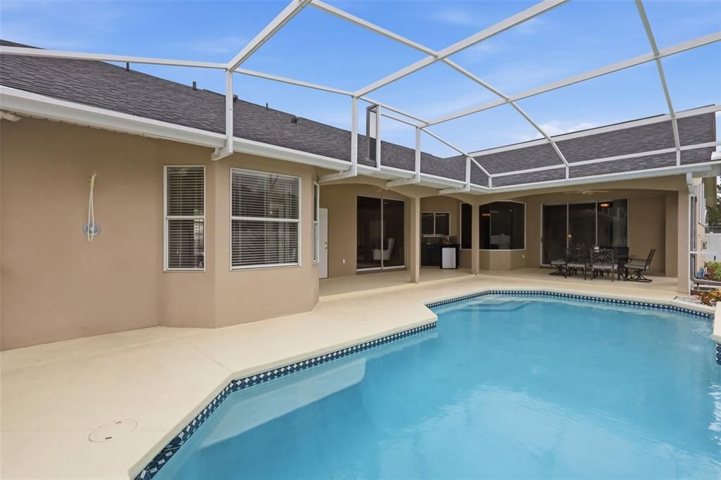 For Sale: $750,000 (4 beds, 3 baths, 2608 Square Feet)