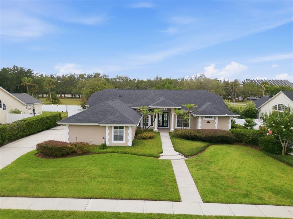 For Sale: $750,000 (4 beds, 3 baths, 2608 Square Feet)