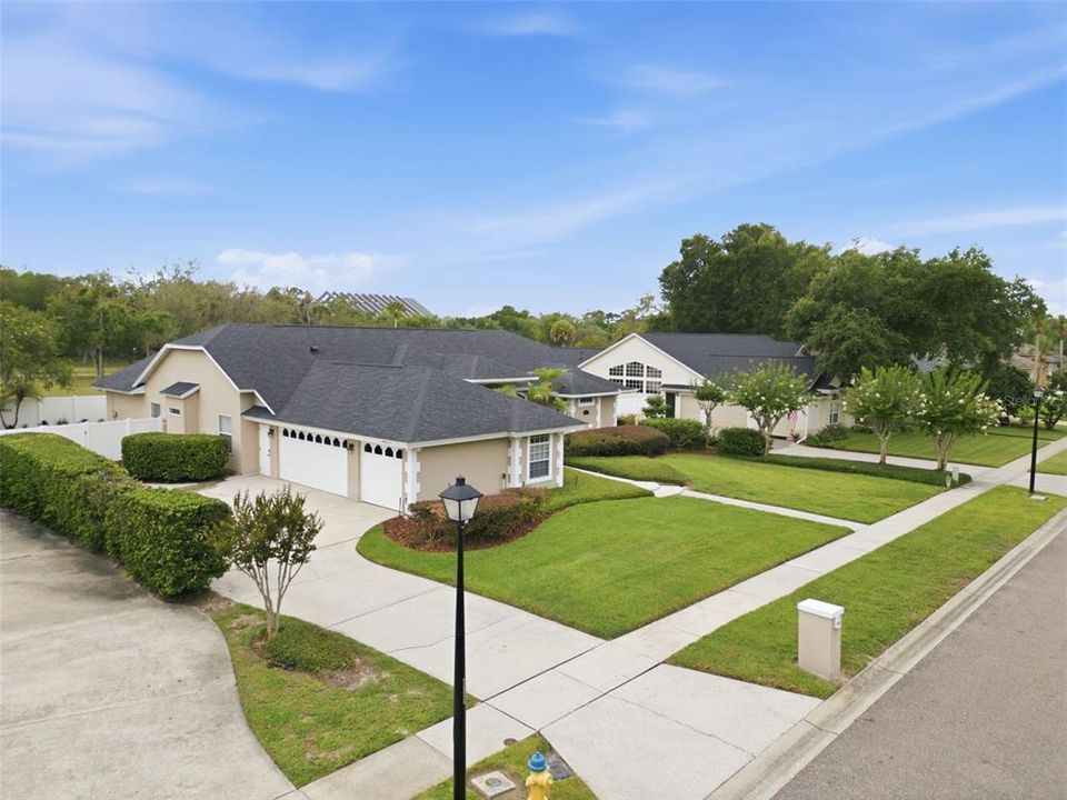 For Sale: $750,000 (4 beds, 3 baths, 2608 Square Feet)