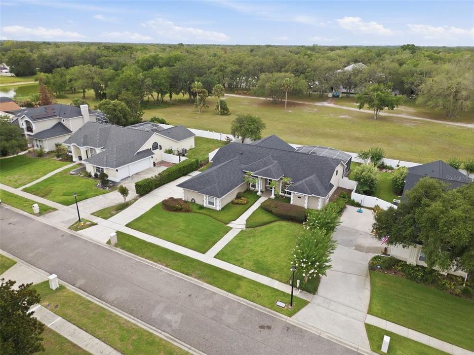 For Sale: $750,000 (4 beds, 3 baths, 2608 Square Feet)