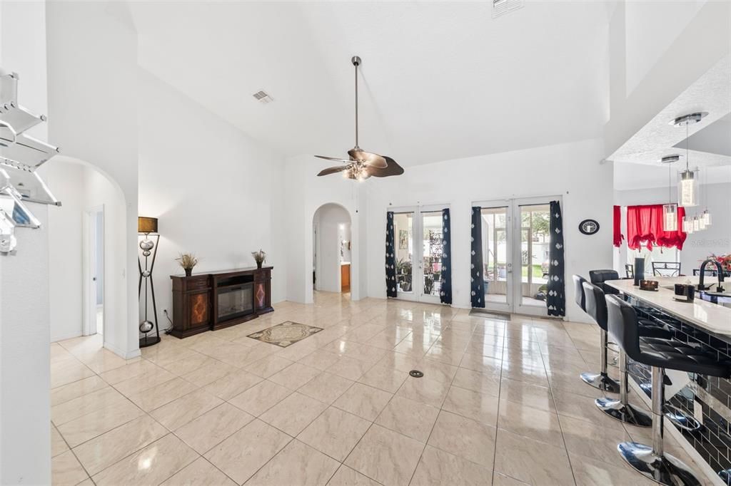 For Sale: $449,900 (5 beds, 4 baths, 2862 Square Feet)
