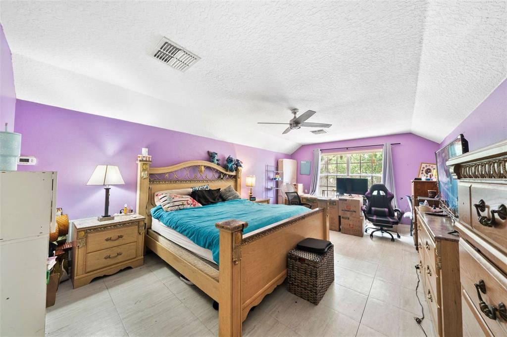 For Sale: $449,900 (5 beds, 4 baths, 2862 Square Feet)