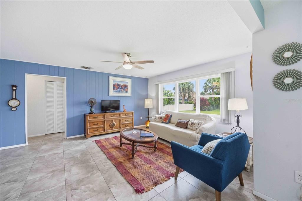 For Sale: $399,000 (3 beds, 2 baths, 1955 Square Feet)