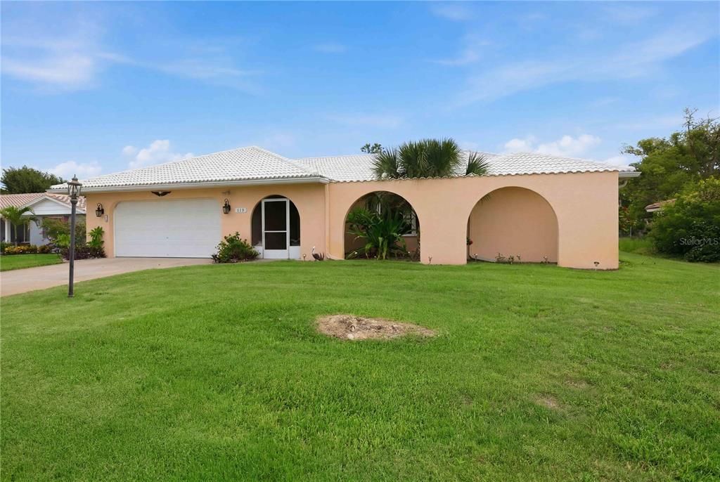 For Sale: $399,000 (3 beds, 2 baths, 1955 Square Feet)