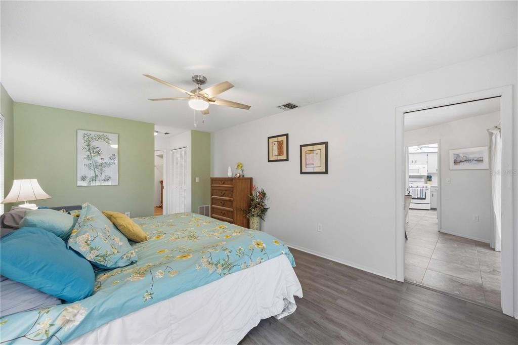 For Sale: $399,000 (3 beds, 2 baths, 1955 Square Feet)