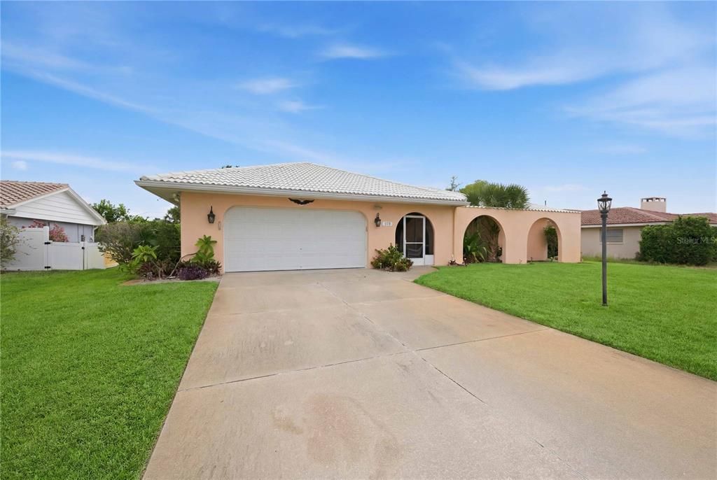 For Sale: $399,000 (3 beds, 2 baths, 1955 Square Feet)