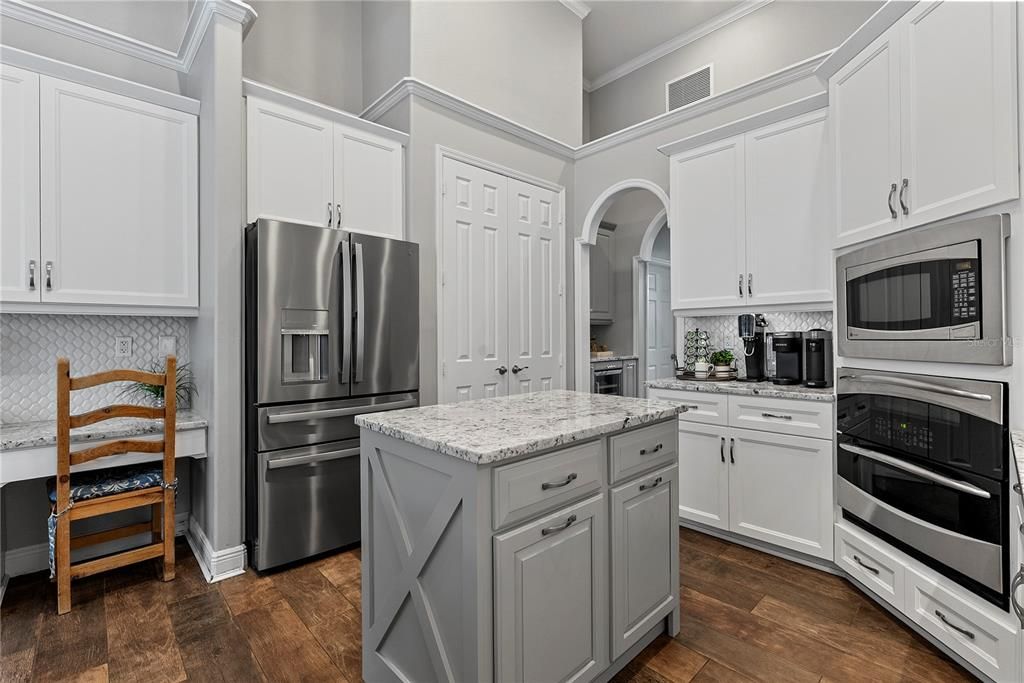 For Sale: $1,100,000 (4 beds, 4 baths, 3566 Square Feet)