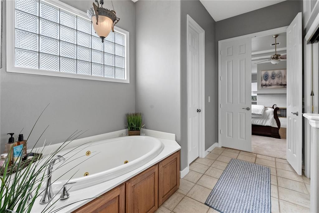 For Sale: $1,100,000 (4 beds, 4 baths, 3566 Square Feet)