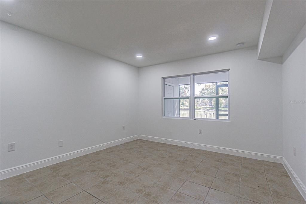 For Rent: $1,600 (2 beds, 1 baths, 750 Square Feet)