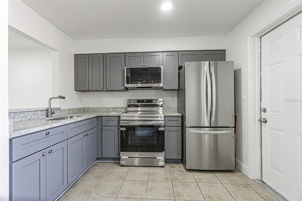 For Rent: $1,600 (2 beds, 1 baths, 750 Square Feet)