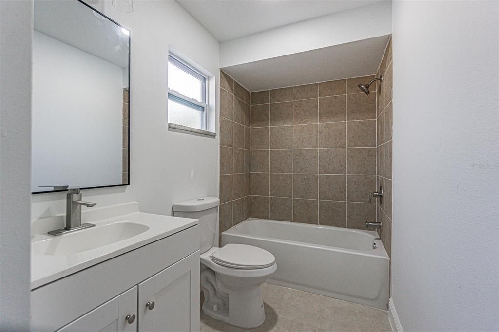 For Rent: $1,600 (2 beds, 1 baths, 750 Square Feet)