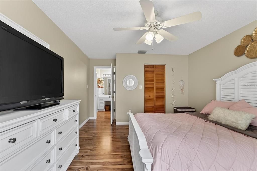 For Sale: $284,900 (3 beds, 2 baths, 1534 Square Feet)