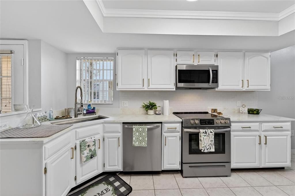 For Sale: $284,900 (3 beds, 2 baths, 1534 Square Feet)