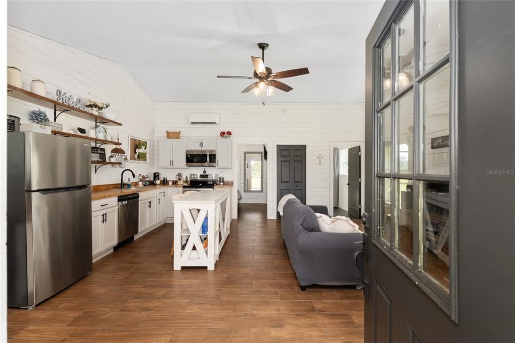 For Sale: $1,490,000 (3 beds, 3 baths, 2274 Square Feet)